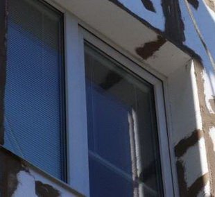 Утеплення укосів пластикових вікон: інструменти та матеріали