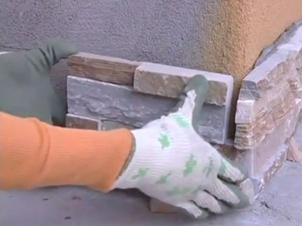 Оздоблення фасадів каменем: особливості виконання робіт