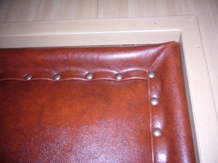 Вхідні деревяні утеплені двері – чим утеплювати