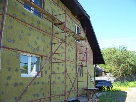 Утеплення фасадів мокрим способом – економічний і ефектний варіант облицювання