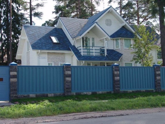 Підбір сайдинга під колір даху: як передати потрібний настрій