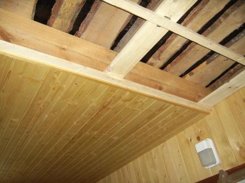 Як утеплити стелю в хаті. Пристрій пароізоляції, обрешітки. Вибір теплоізолюючого матеріалу. Підшивка Як утеплити стелю в хаті. Пристрій пароізоляції, обрешітки. Вибір теплоізолюючого матеріалу. Підшивка