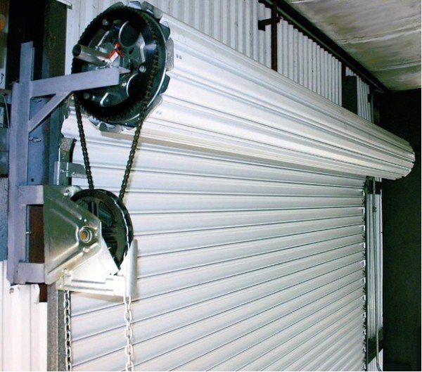 Утеплення воріт. Утеплені секційних, розпашних, рулонних конструкції. Самостійне ущільнення полотен