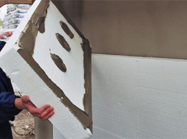 Утеплення металевого гаража: вибір матеріалу для зовнішнього та внутрішнього утеплення стін і воріт Утеплення металевого гаража: вибір матеріалу для зовнішнього та внутрішнього утеплення стін і воріт