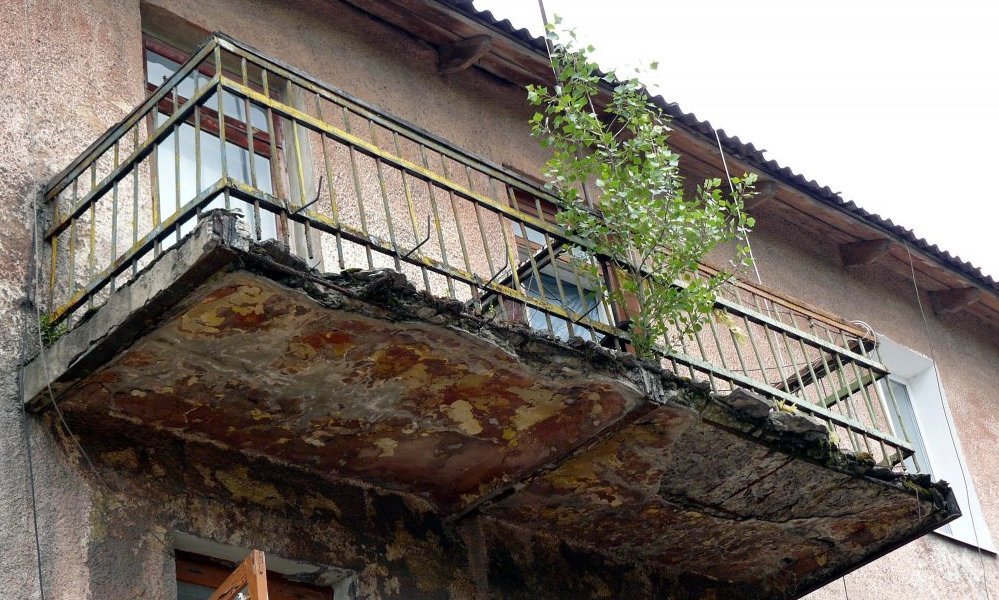 Перила для балкона: основні види