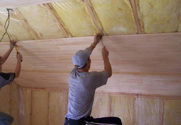 Як утеплити стелю в хаті. Пристрій пароізоляції, обрешітки. Вибір теплоізолюючого матеріалу. Підшивка Як утеплити стелю в хаті. Пристрій пароізоляції, обрешітки. Вибір теплоізолюючого матеріалу. Підшивка