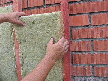 Як утеплити стіну будинку під сайдингом — послідовність монтажу