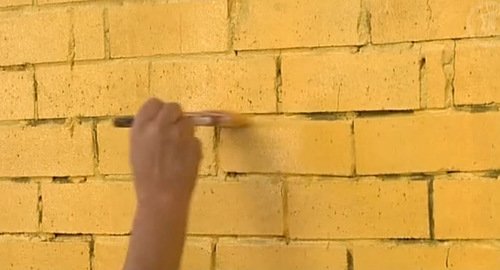 Водоемульсійна фасадна фарба: особливості використання
