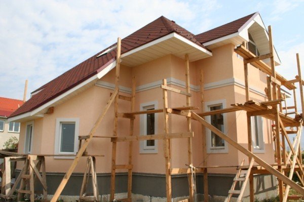 Фасадна шпаклівка: особливості обробки