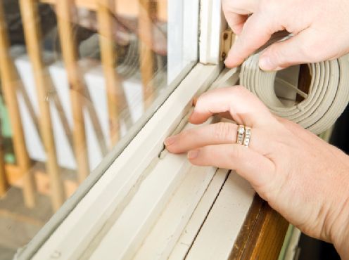 Збільшення енергоефективності будинку через утеплення дверей та вікон