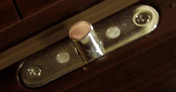 Як утеплити залізні двері своїми руками. Утеплення пінопластовими панелями, поролоном. Теплоізоляція дверного полотна та коробки