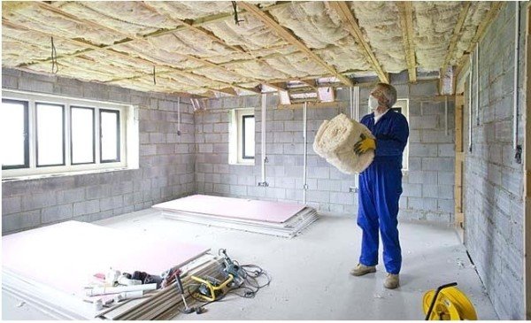 Як утеплити стелю в хаті. Пристрій пароізоляції, обрешітки. Вибір теплоізолюючого матеріалу. Підшивка Як утеплити стелю в хаті. Пристрій пароізоляції, обрешітки. Вибір теплоізолюючого матеріалу. Підшивка