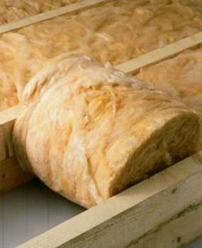 Утеплення даху в деревяному будинку: ізоляція скатної та плоскої системи