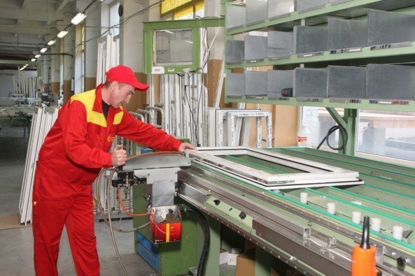 Чому потіють пластикові вікна і як це явище виключити