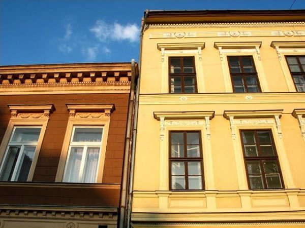Фасадні фарби по штукатурці: види та особливості використання