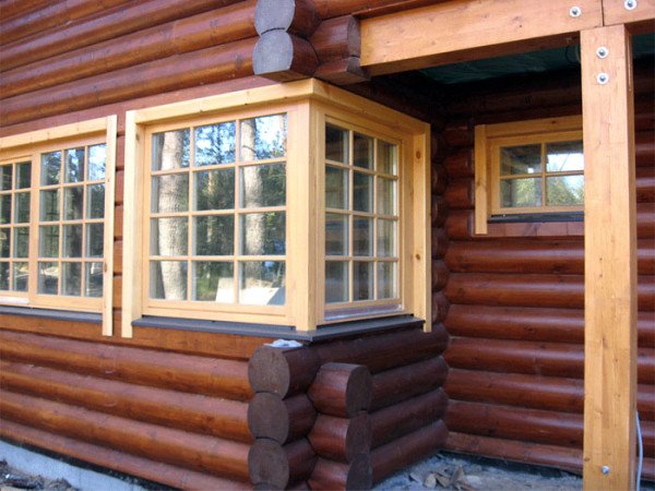 Деревяні вікна веранди – все, що необхідно знати при виборі