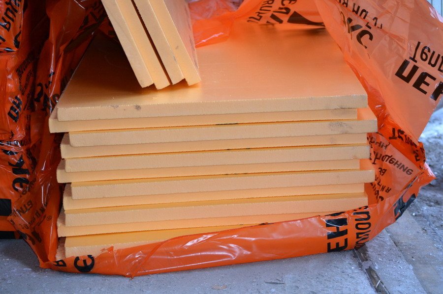 Утеплення гаража. Вимоги до температури і вологості. Матеріали для утеплення стін, даху, воріт Утеплення гаража. Вимоги до температури і вологості. Матеріали для утеплення стін, даху, воріт