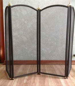 Захисний екран для каміну: вибрати або зробити своїми руками