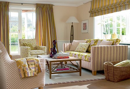 Штори в стилі кантрі в інтерєрі будинку