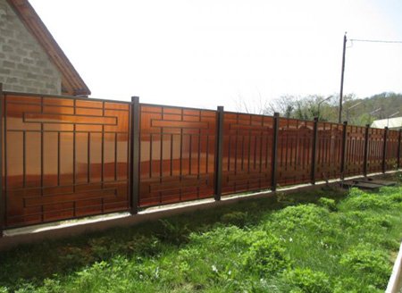 Паркан з полікарбонату: як зробити своїми руками