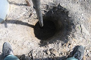 Паркан з профлиста своїми руками: послідовність робіт, відео, фото