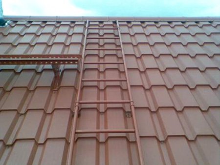 Сходи на дах будинку: як зробити своїми руками