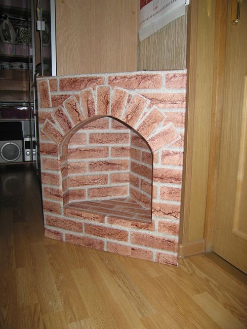 Камін з коробок на Новий Рік: покрокова інструкція своїми руками