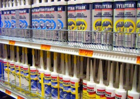 Акриловий герметик для закладення швів: види, властивості, застосування