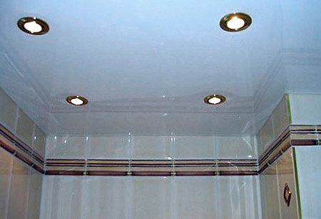 Як розташувати світильники на натяжній стелі: схеми і варіанти