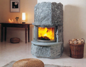 Критерії вибору та відгуки про касетні каміни: з теплообмінником, з водяним контуром, зі скляними дверцятами