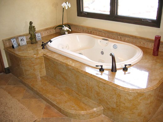 Стільниці з граніту та мармуру