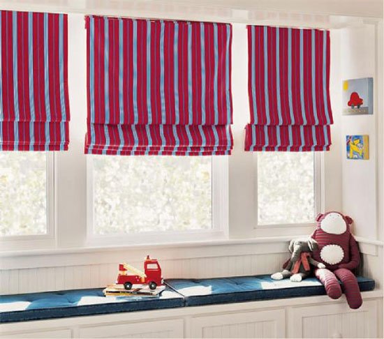 Штори для лоджії: рулонні, римські, своїми руками і на замовлення