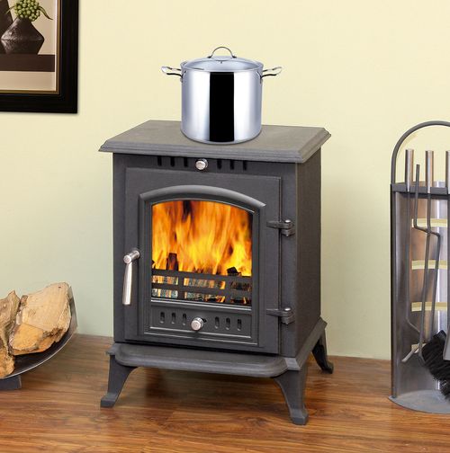 Як вибрати камін з варильної поверхнею: переваги для дачі