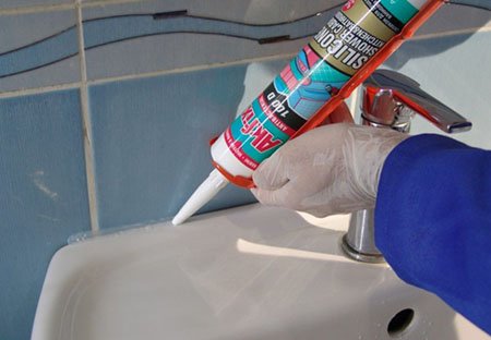 Акриловий герметик для закладення швів: види, властивості, застосування