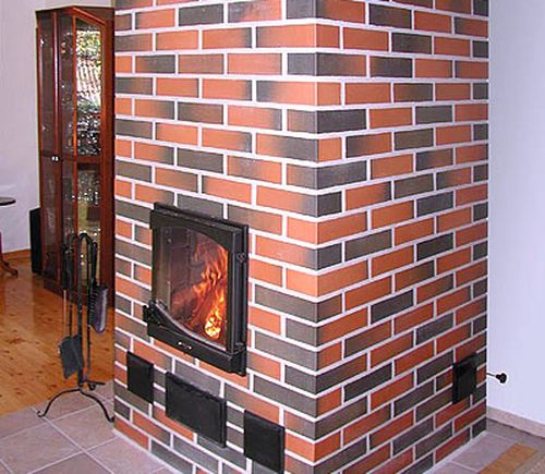 Декорувати камін з цегли плиткою: декор своїми руками