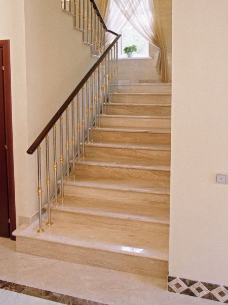 Сходи з мармуру: правильний вибір