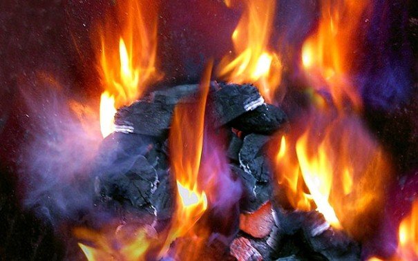 Температура горіння вугілля в печі, горіння деревного вугілля в мангалі Температура горіння вугілля в печі, горіння деревного вугілля в мангалі