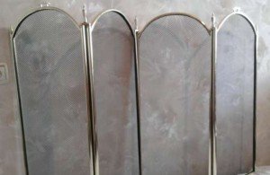 Захисний екран для каміну: вибрати або зробити своїми руками