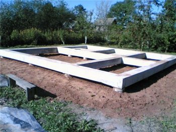 Глибина фундаменту для двоповерхового будинку з піноблоків