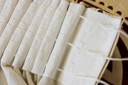 Штори для спальні своїми руками: легко і красиво