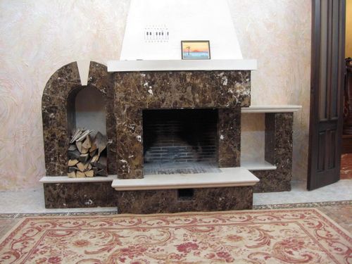 Переваги камінів з цегли, доломіту, з водяним контуром та недоліки