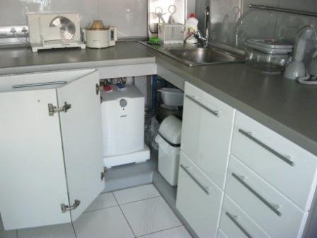 Види і типи бойлерів: накопичувальні і проточні, горизонтальні і вертикальні, вузькі, плоскі