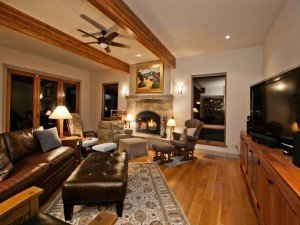 Установка каміна в деревяному будинку: особливості і правила