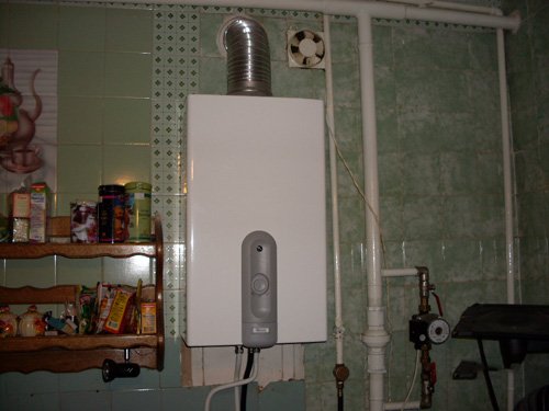 Види і типи бойлерів: накопичувальні і проточні, горизонтальні і вертикальні, вузькі, плоскі