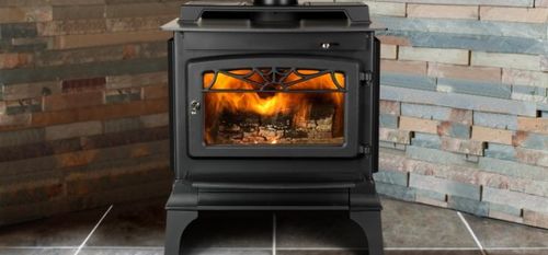 Як топити піч дровами в деревяному будинку та бані