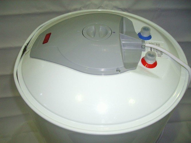 Накопичувальний електричний водонагрівач на 100 літрів   огляд вертикальних і горизонтальних моделей і цін