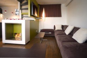 Фото ідеї вибору електрокаміна для інтерєру кімнати у квартирі