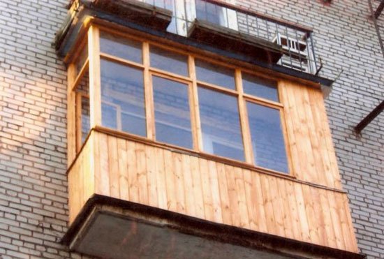 Скління балкона деревяними рамами своїми руками