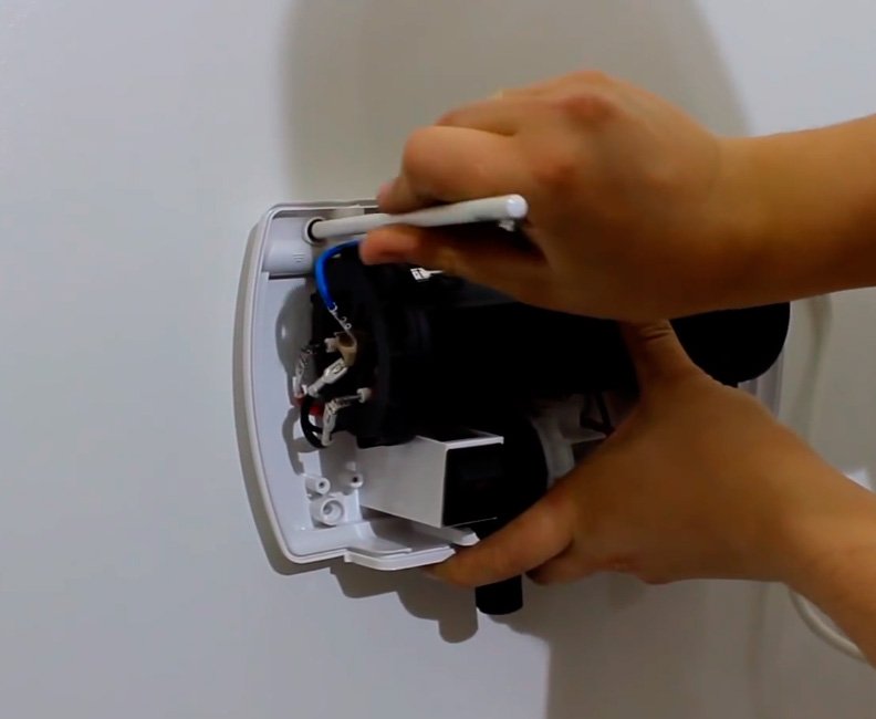 Встановлюємо електричний проточний водонагрівач своїми руками