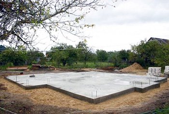 Фундамент під будинок з піноблоків своїми руками